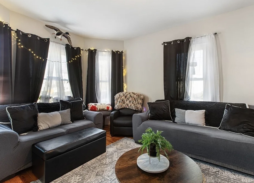 1037 Cove Rd, South End