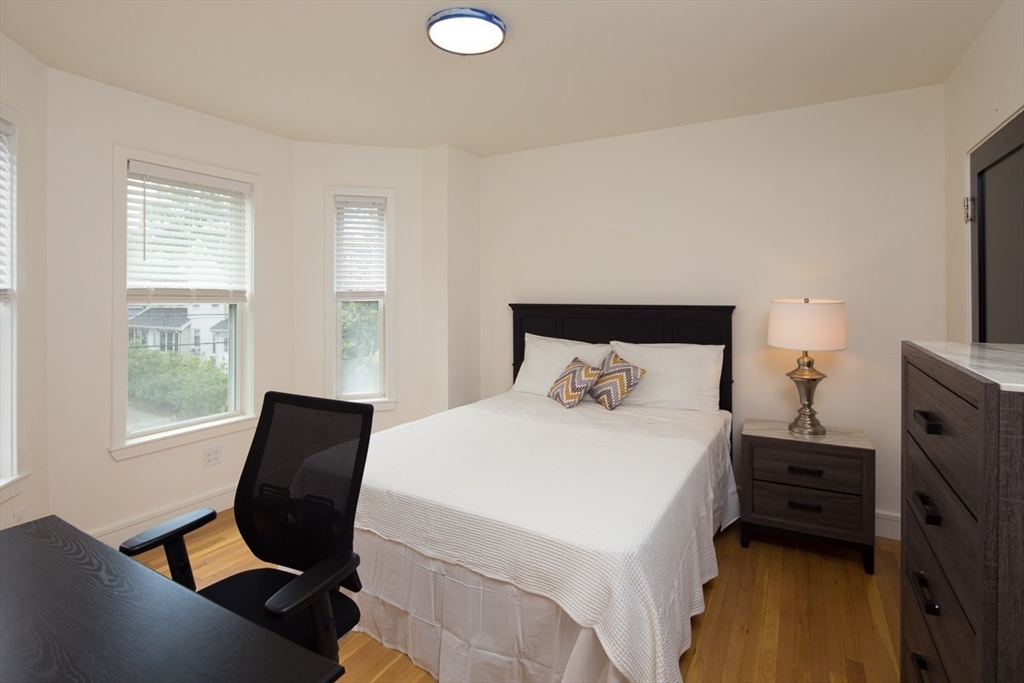 92 Brown St, Waltham