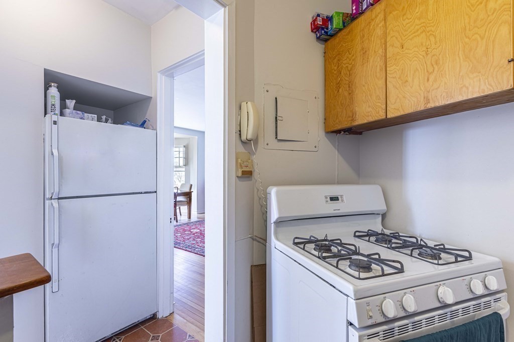 993 Memorial Dr, Cambridge