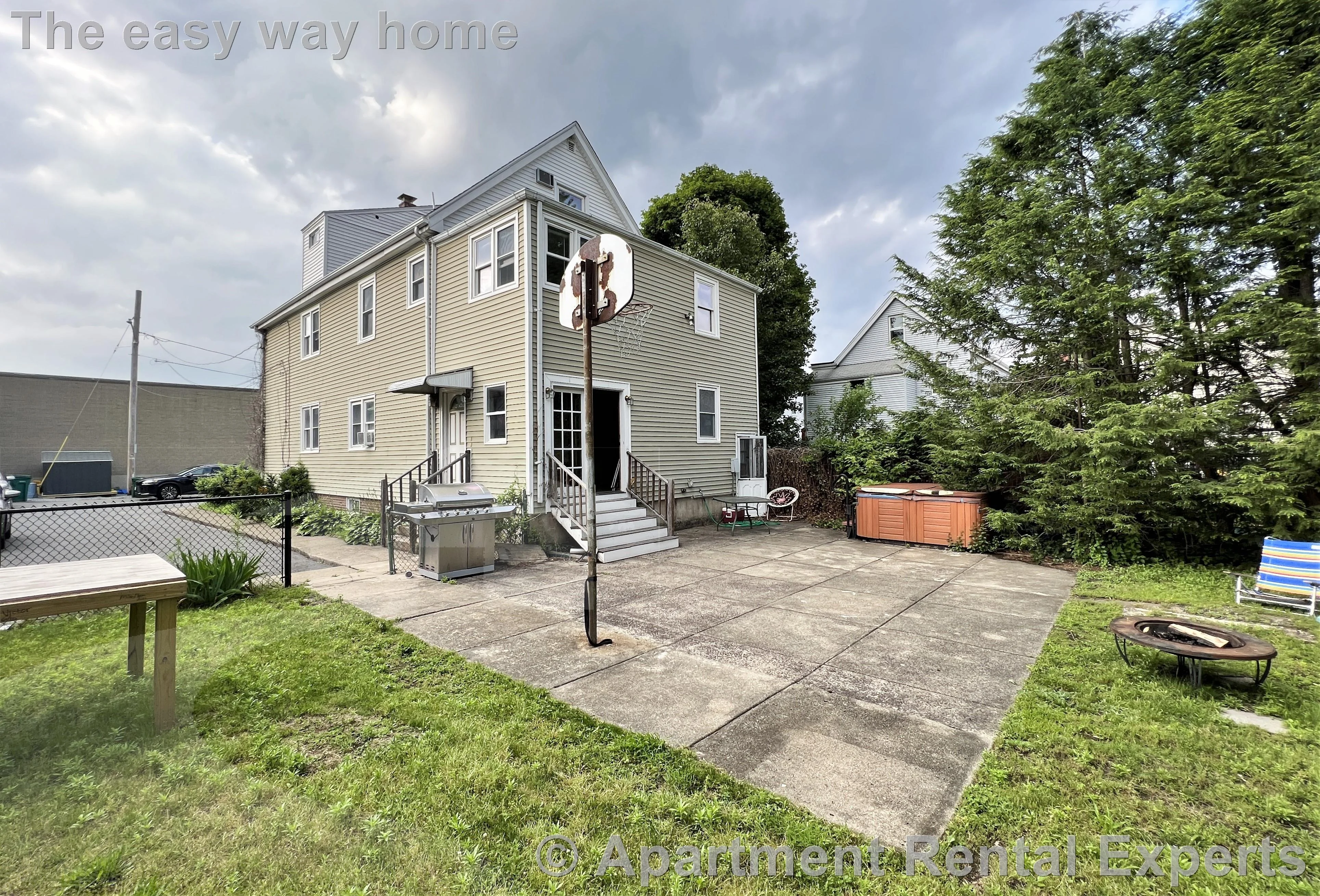 10 Winchester Ct, Tufts