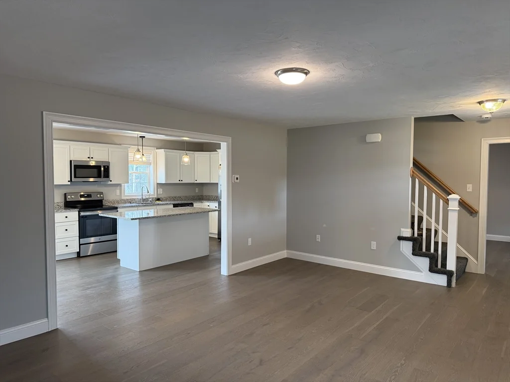 5 Pauline Way, Lakeville