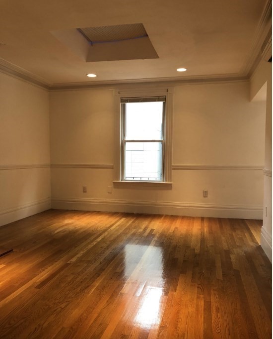 254 Newbury St, Back Bay