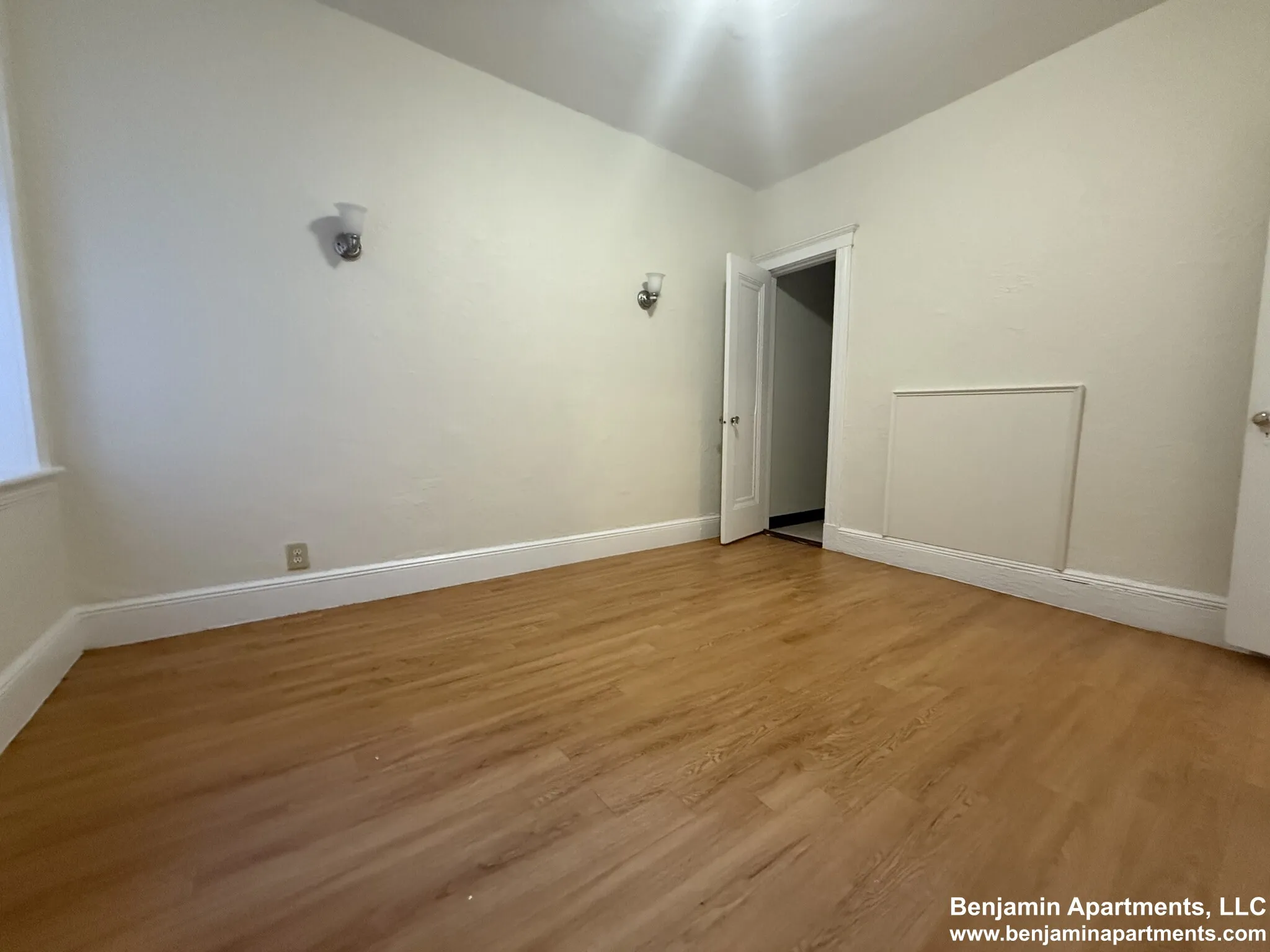 1820 Commonwealth Ave, Brighton