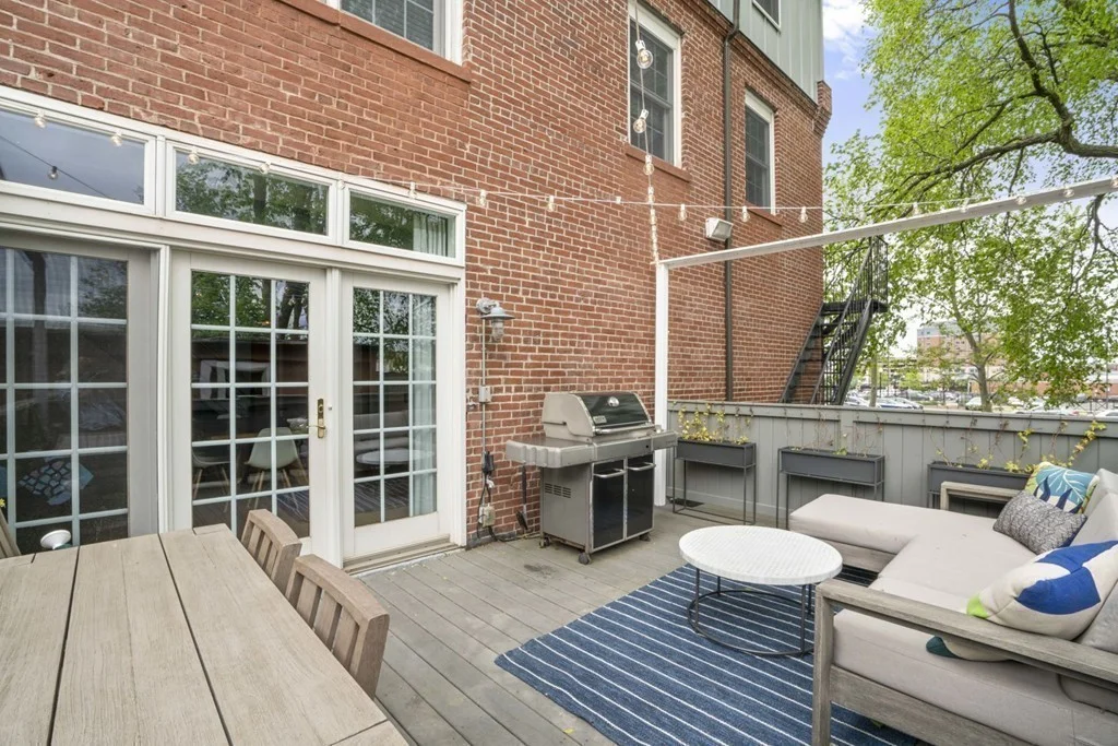 8 Newcomb, Roxbury