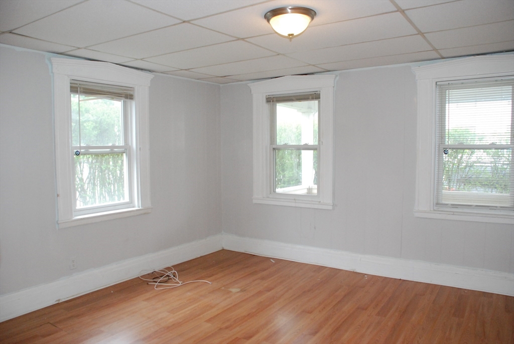 4 Harrison St, Natick