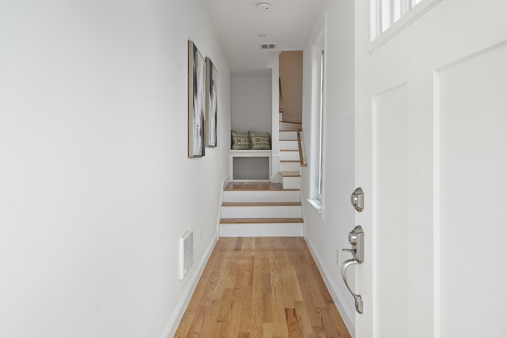 24 Montrose St, Roxbury