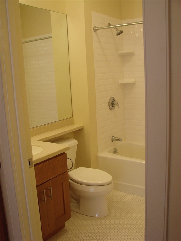 404 Marlborough St, Back Bay