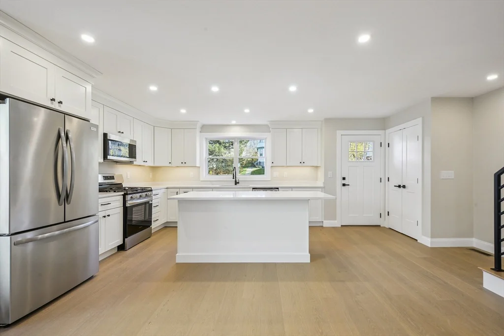 108 Stowe St, Fall River