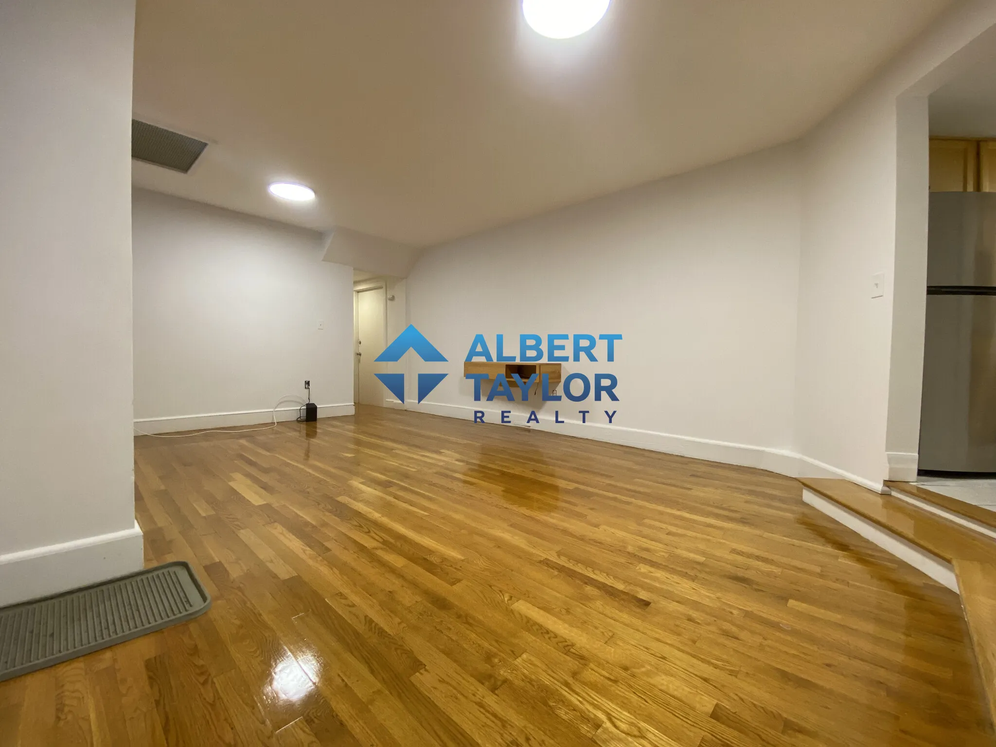 90 Bynner St, Jamaica Plain