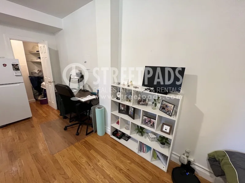 1163 Beacon St, Longwood