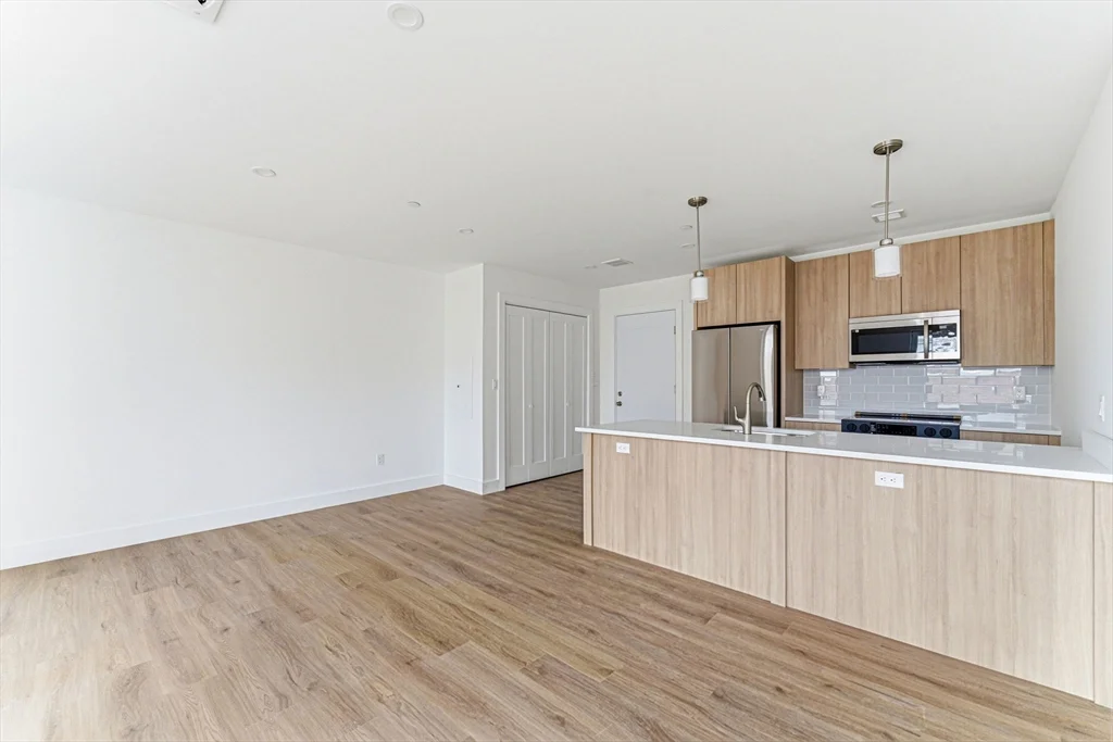 1035 Commonwealth Ave, Allston