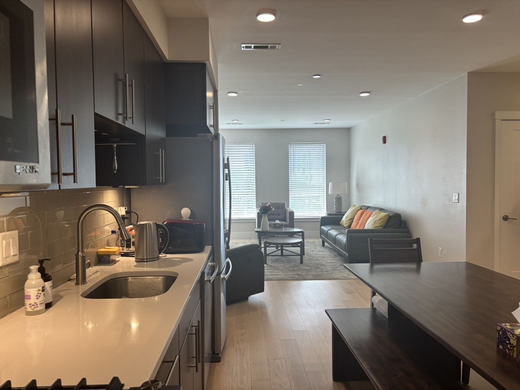 1975 Massachusetts Ave, North Cambridge