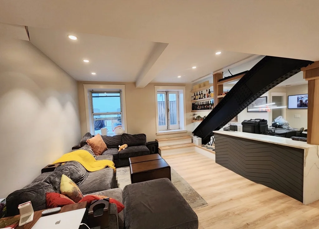 416 Commonwealth Ave, Back Bay