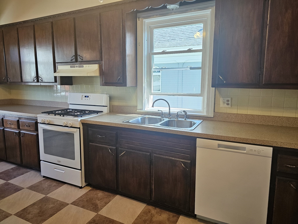 309 Madison St, Fall River