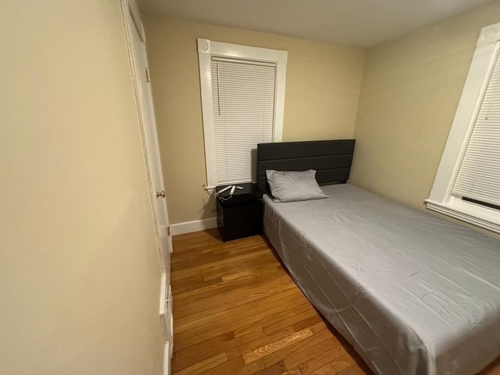 714 Truman Hwy, Hyde Park