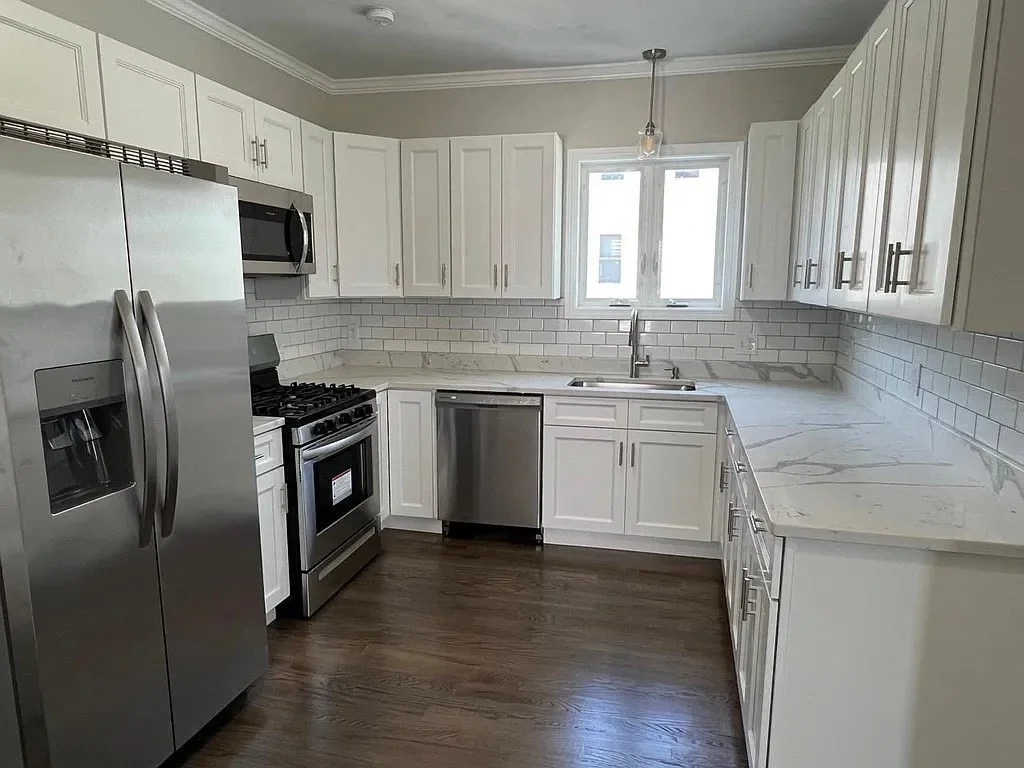 20 Meadow St, Fall River