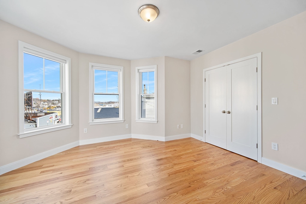 2-4 Hecla, Dorchester