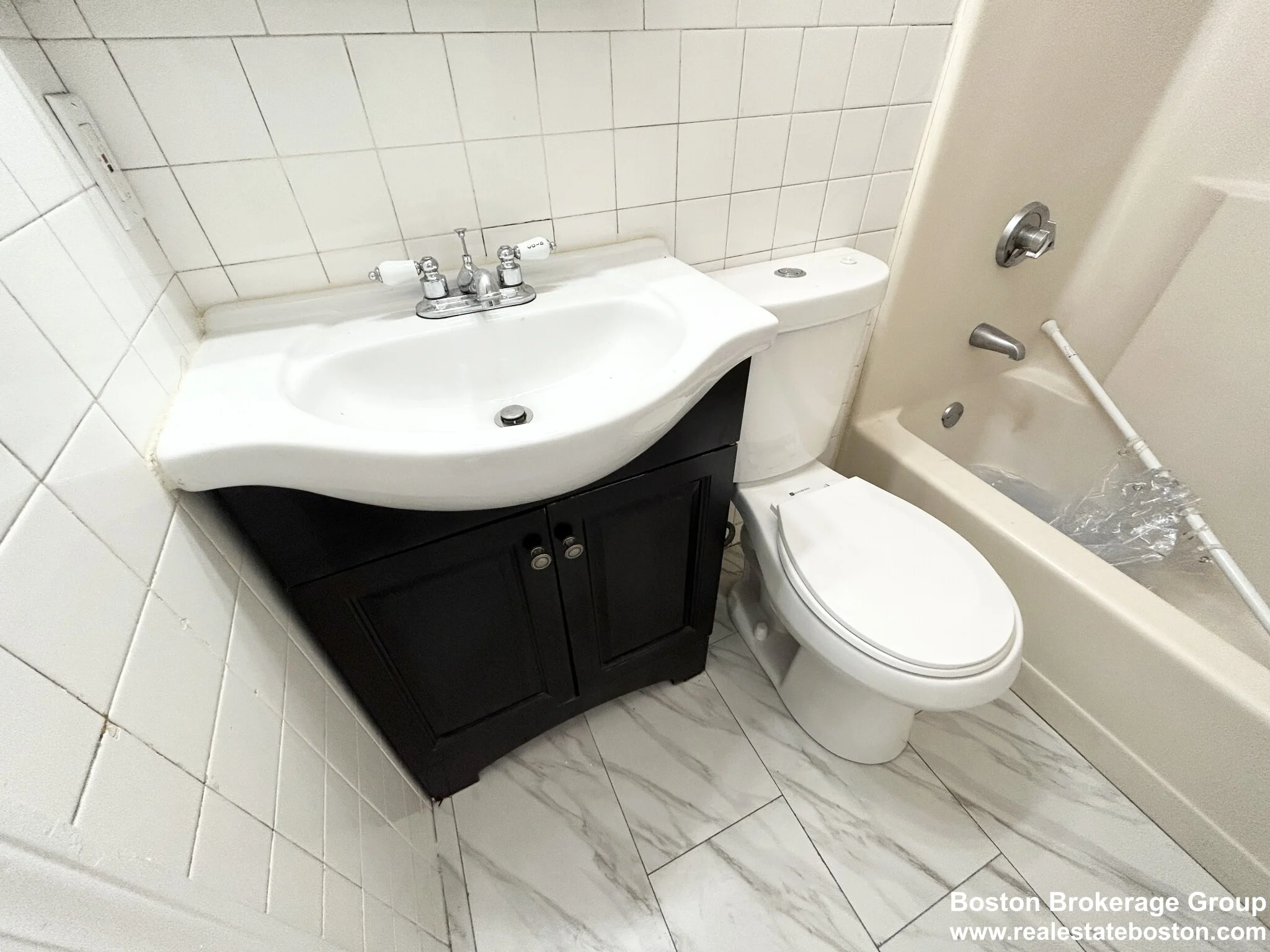 96 Hammond St, Roxbury