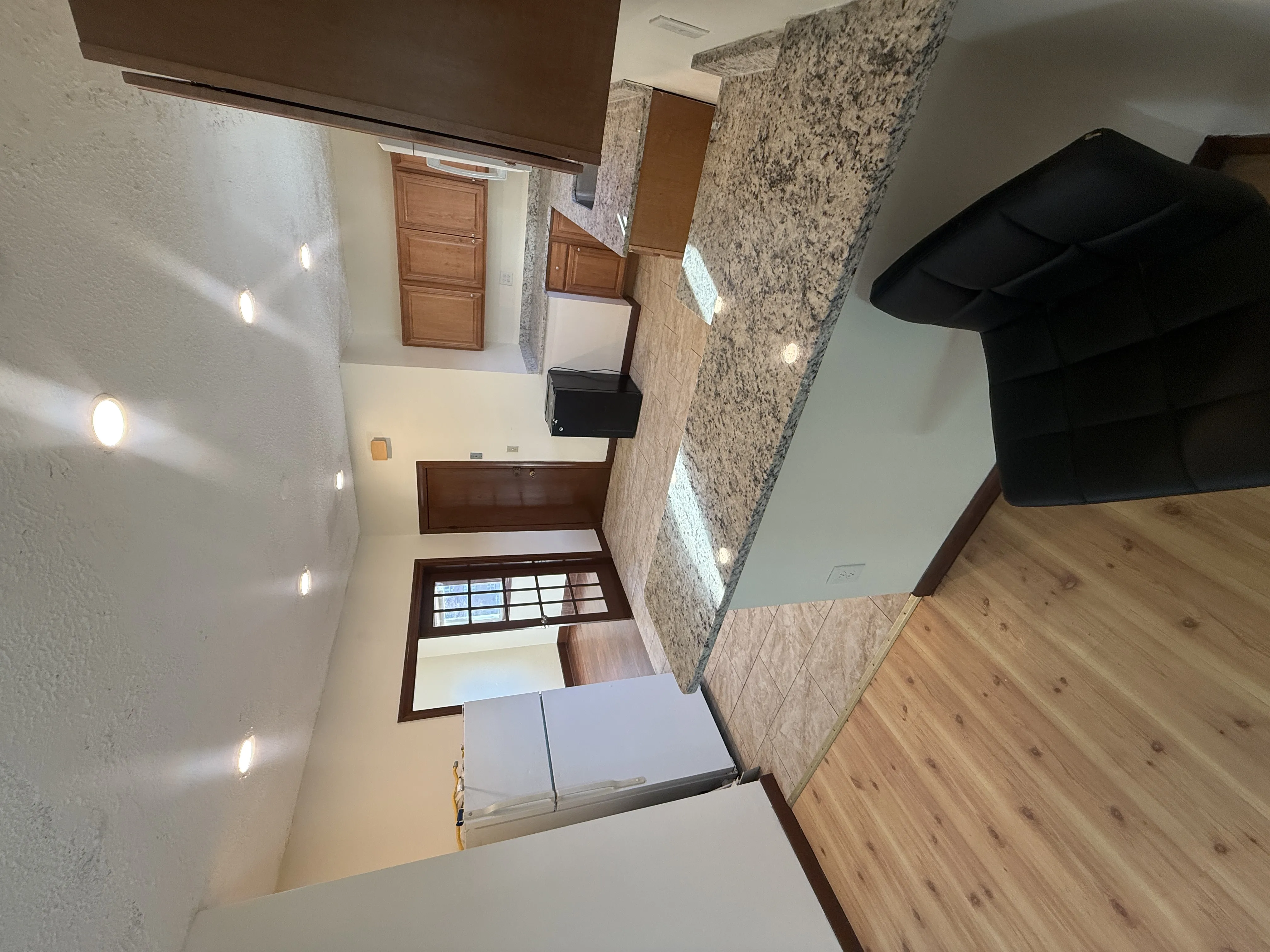 569 Main St, South Medford