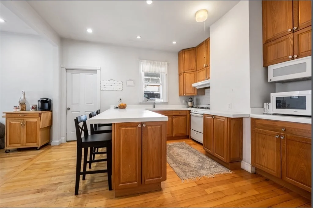 866 E 5th St, South Boston