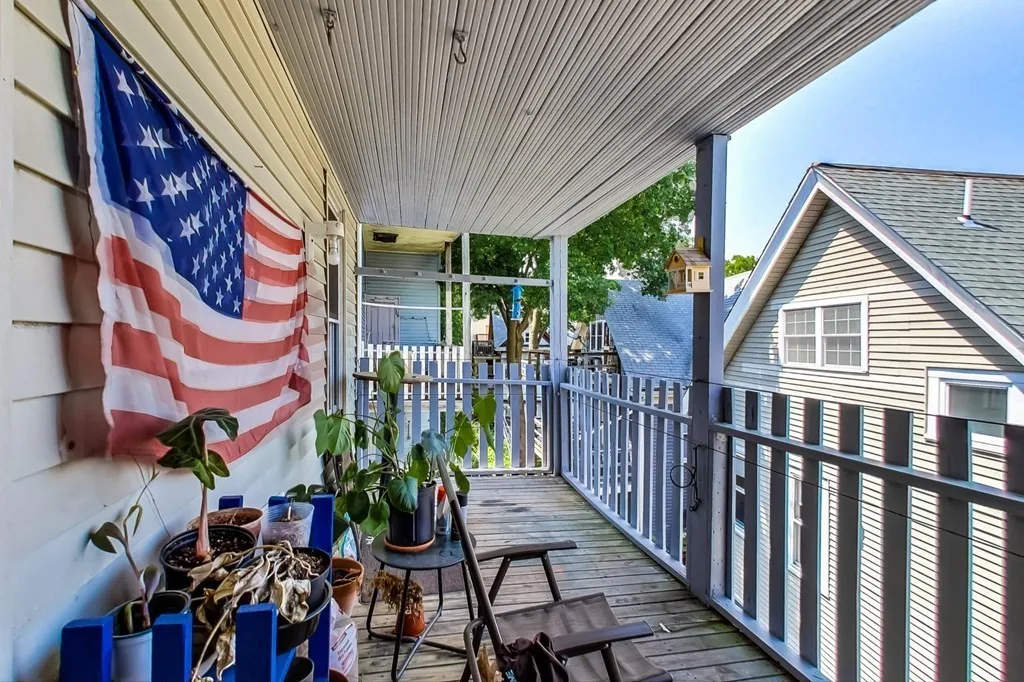 47 Hillside St, Mission Hill