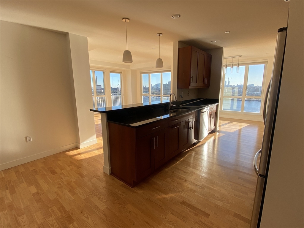 100 Station Landing, Medford