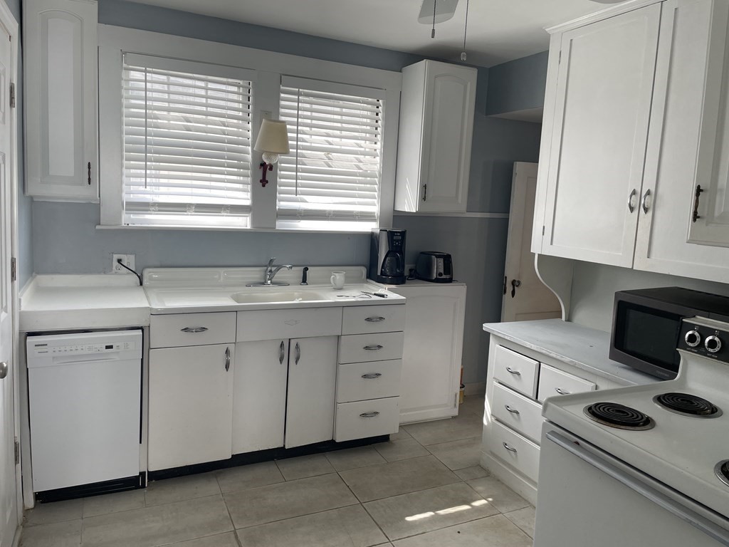 31 Milton Rd, Wollaston