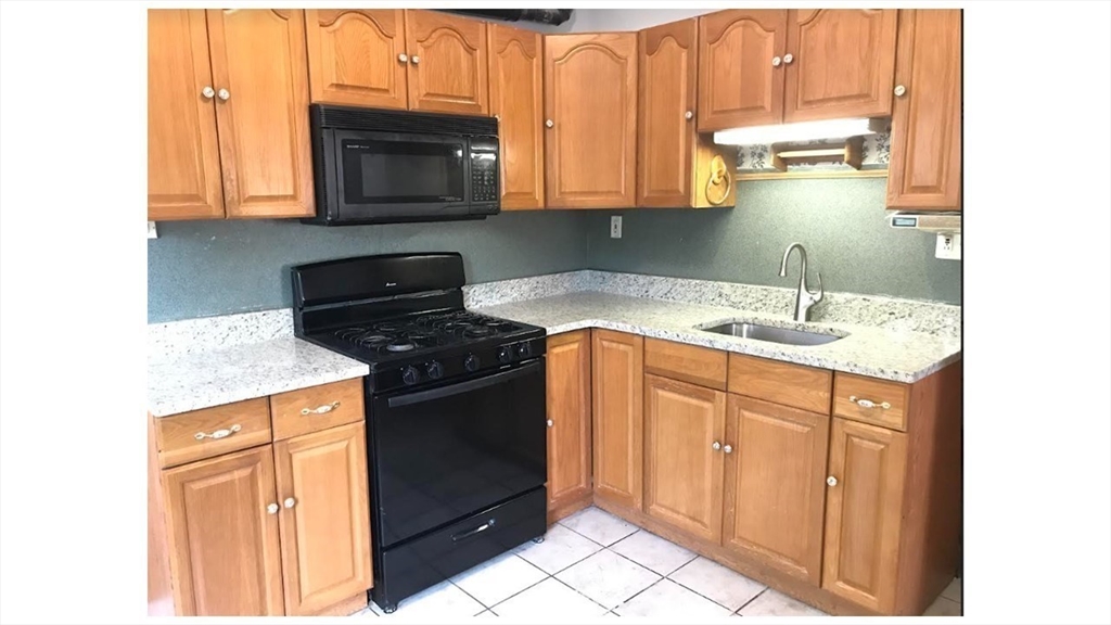 12 Raymond Ave, Somerville