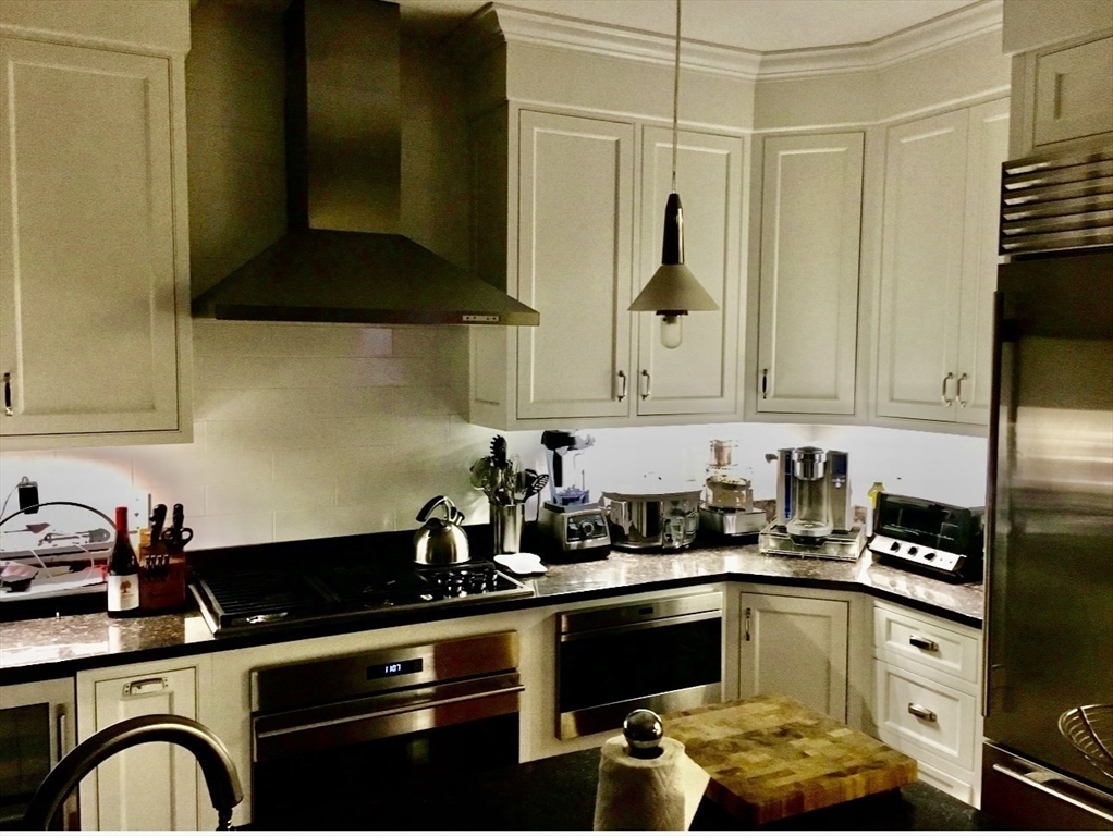 616 E 4th St, South Boston