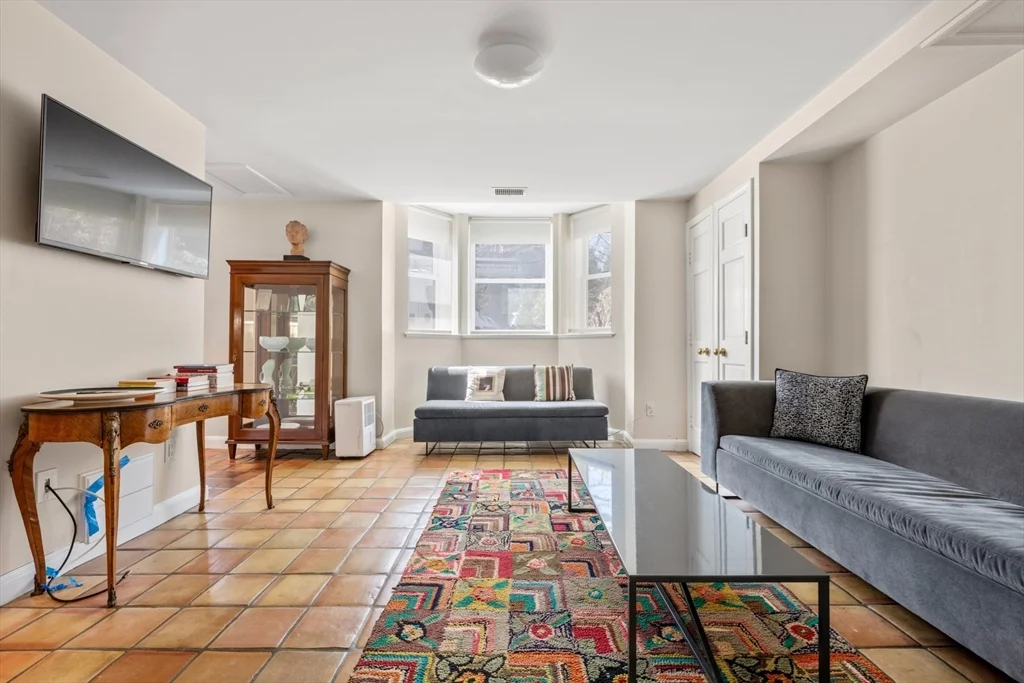14 Craigie St, West Cambridge