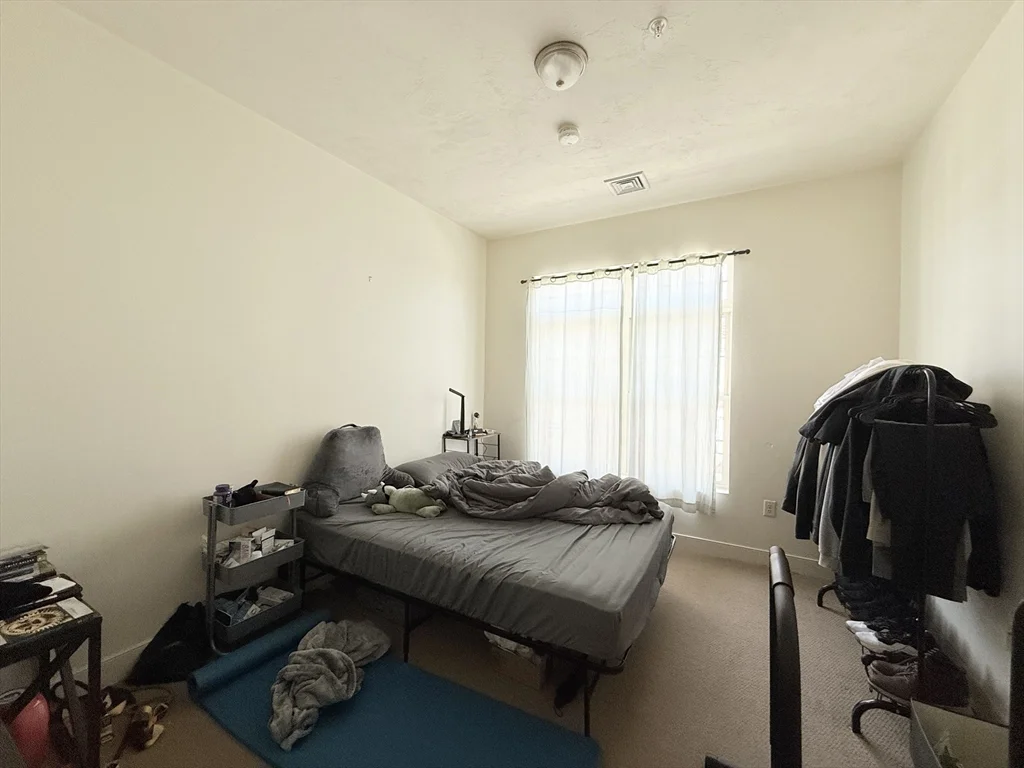 9 Gardner St, Allston