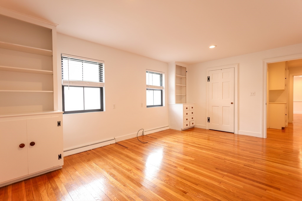 321 Nichols St, Norwood