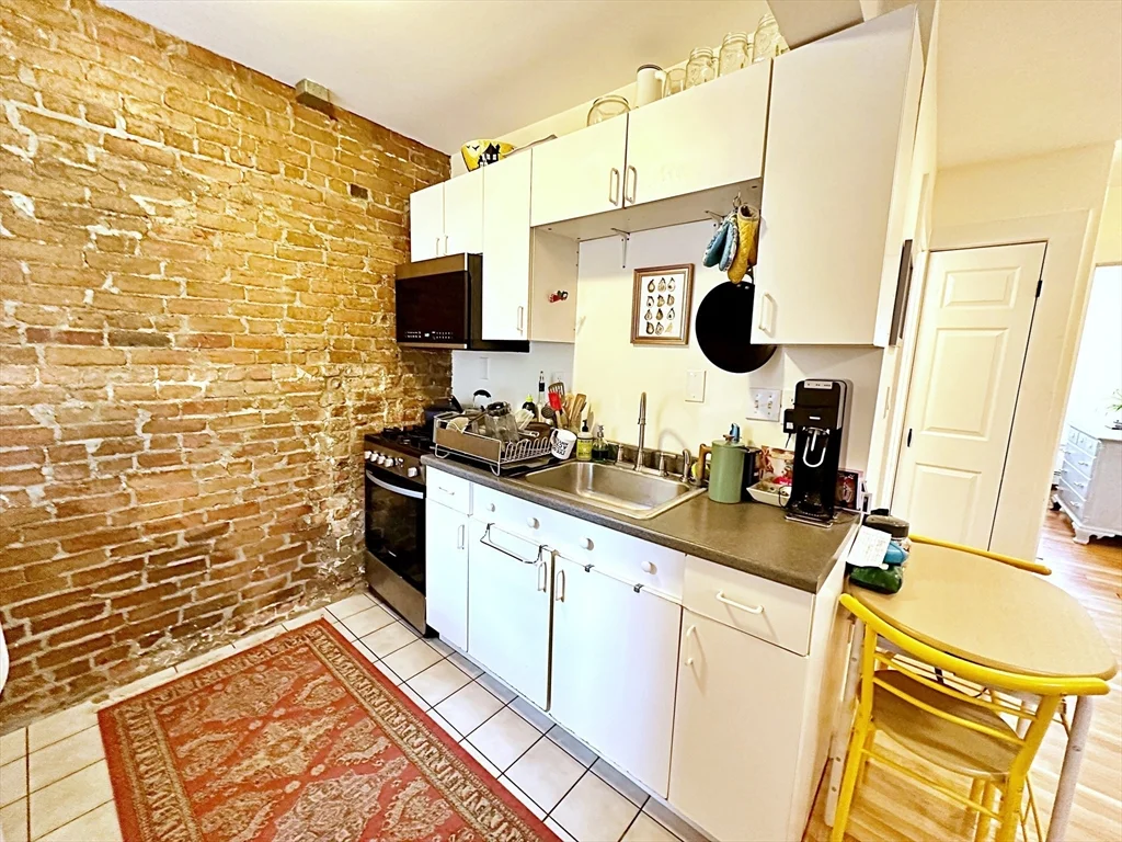 187 Everett St, East Boston