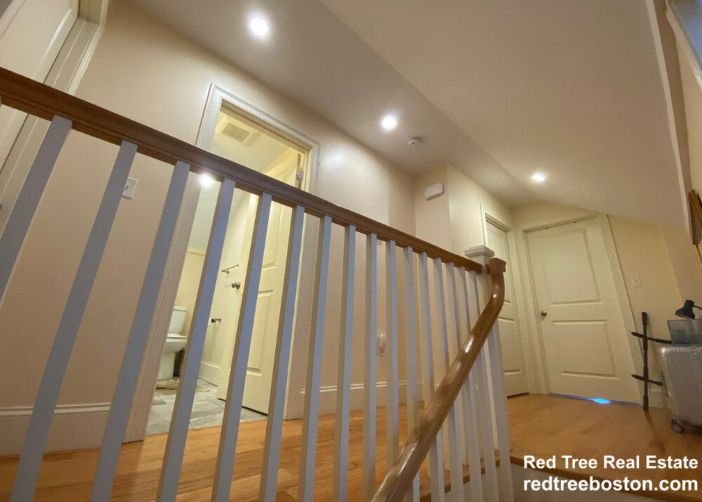 3 Griggs Pl, Allston