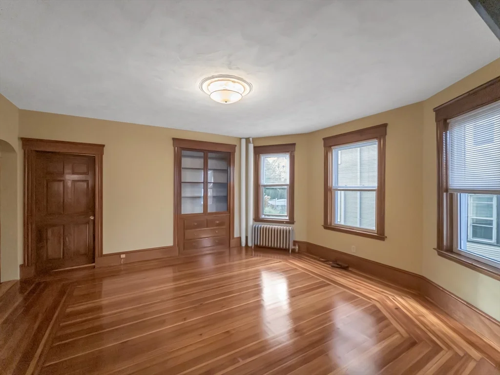 45 Montvale St, Roslindale