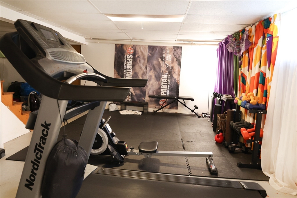 466 Longley Rd, Groton