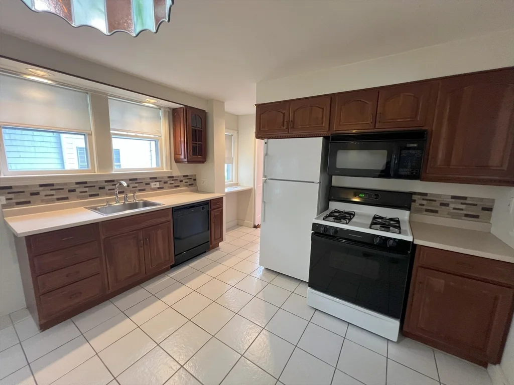19 Maple St, Auburndale