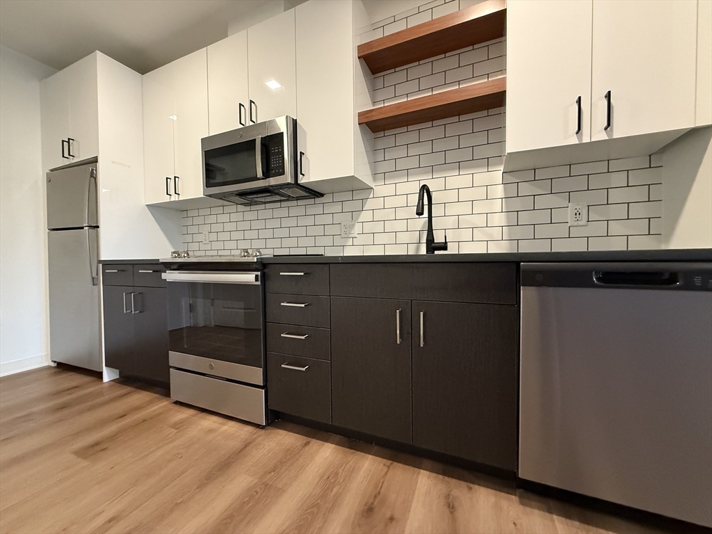 89 Brighton Ave, Allston