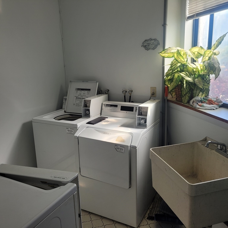 935 Washington St, Newtonville