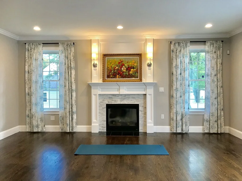 301 Linden St, Wellesley