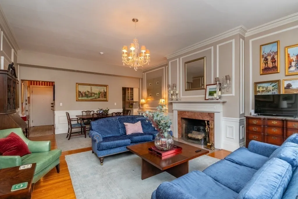 164 Beacon St, Back Bay