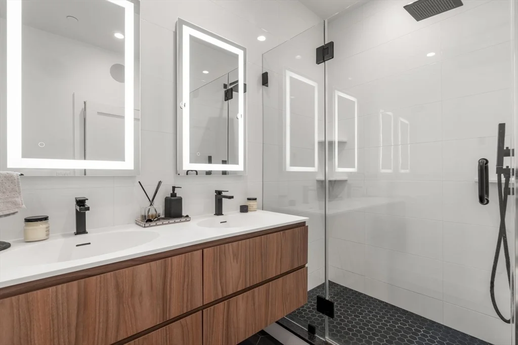 75 W Broadway, South Boston