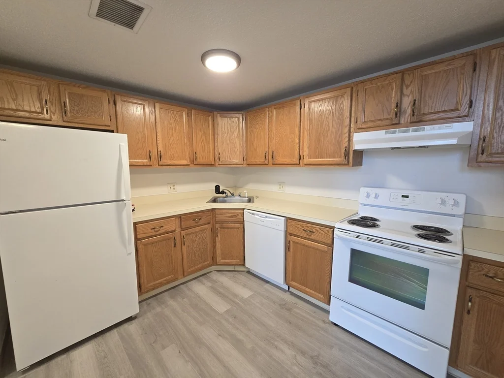 130 Beach St, Quincy