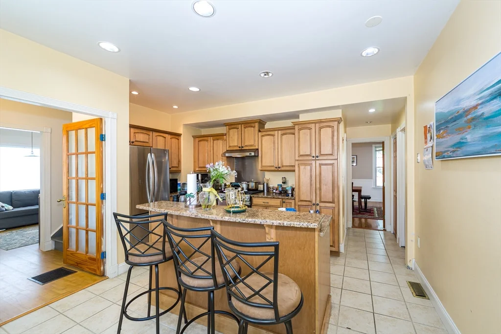 26 Pine St, Natick