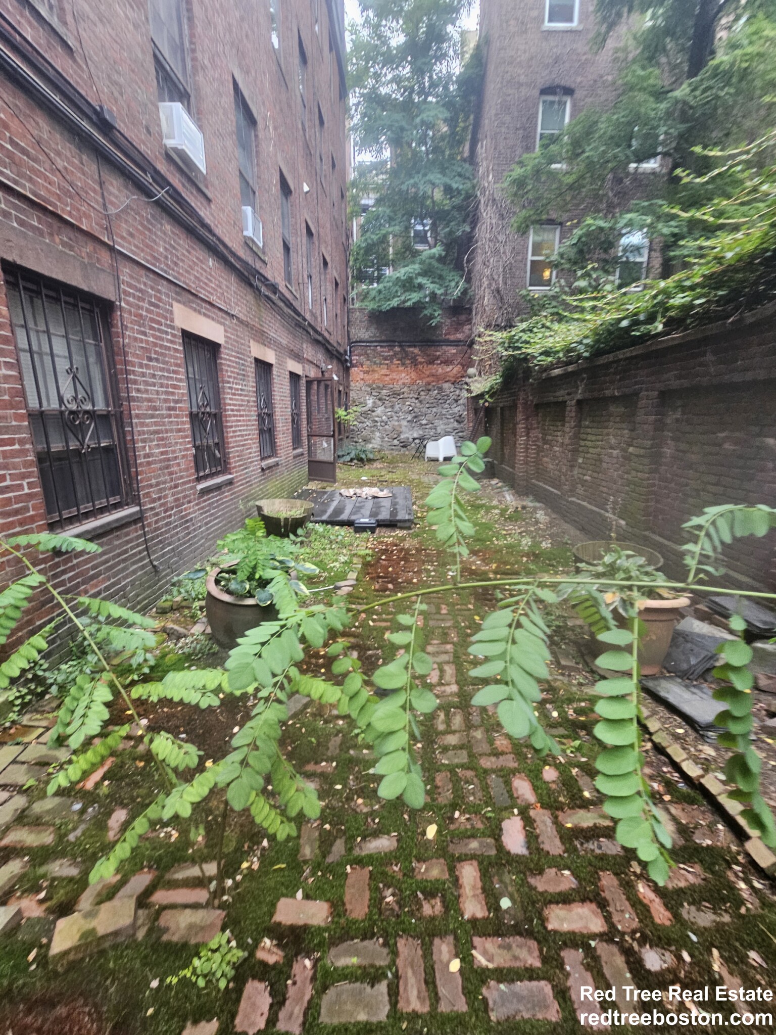 2 Champney Pl, Beacon Hill