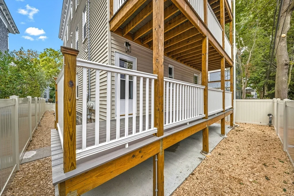 24 Hinckley, Dorchester