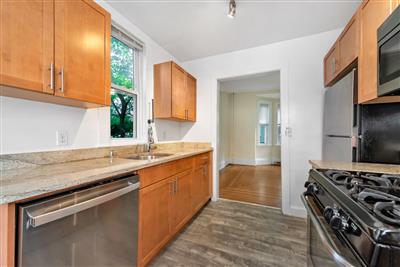 5 Murdock Ter, Brighton