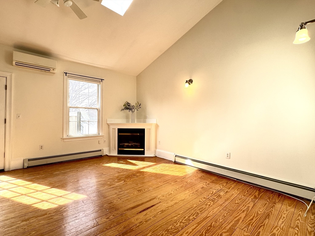 137 M St, South Boston