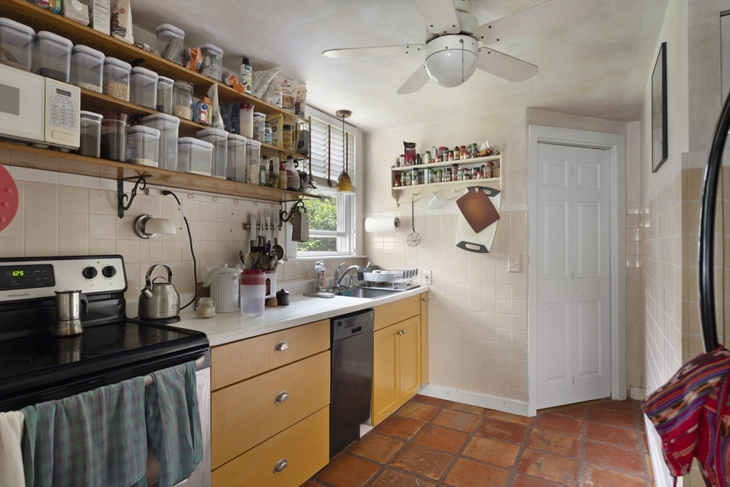 15 Herbert Rd, Quincy