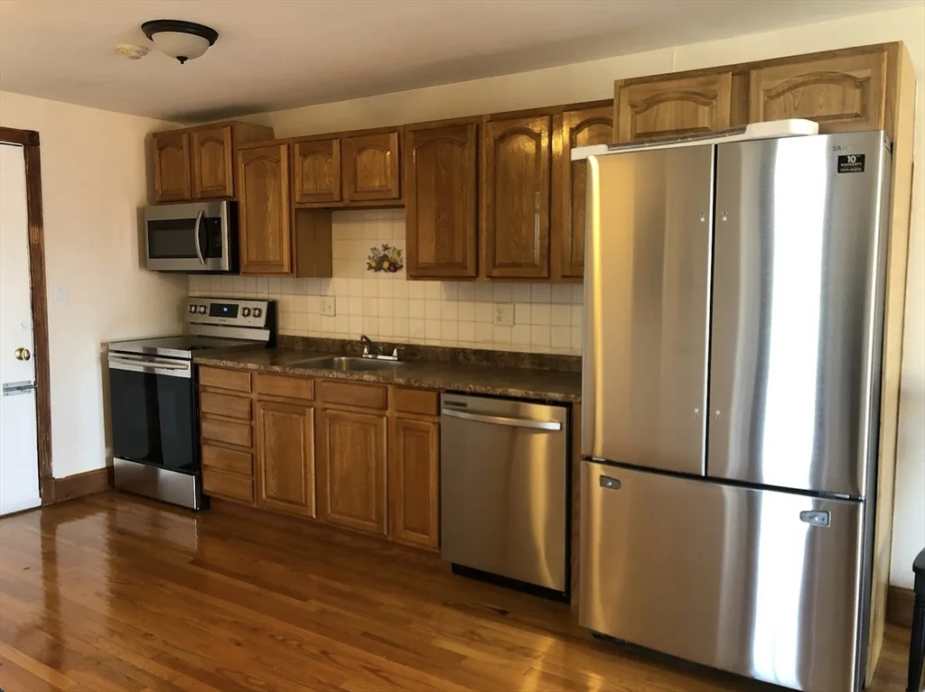 39 Cary Ave, Chelsea